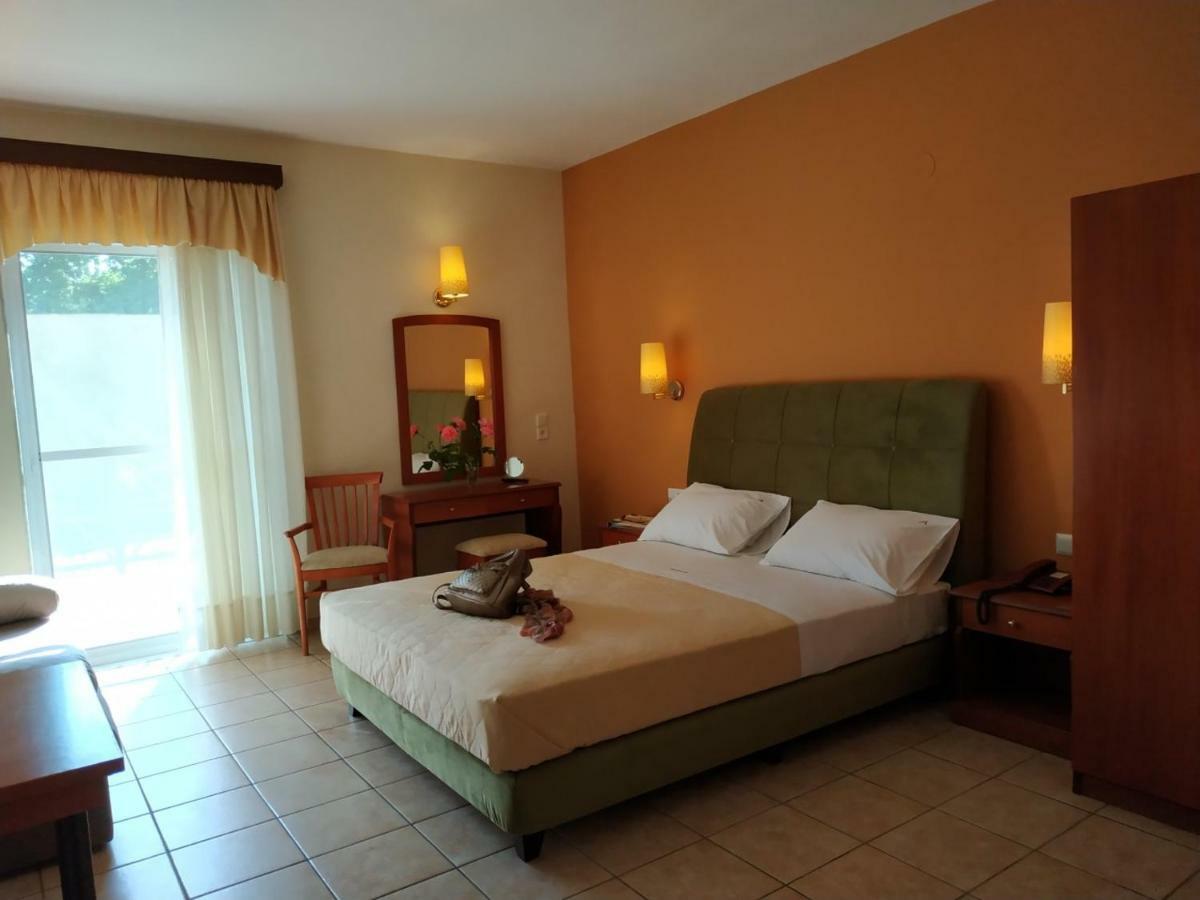 Aparthotel Amalia PalaiónTsiflíkion Exterior foto
