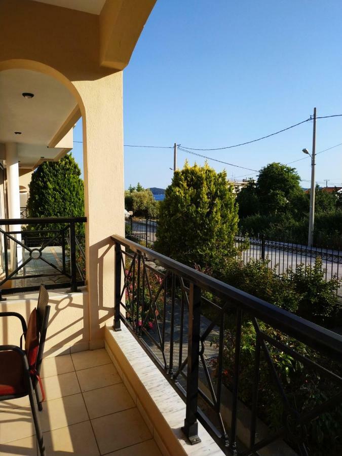 Aparthotel Amalia PalaiónTsiflíkion Exterior foto