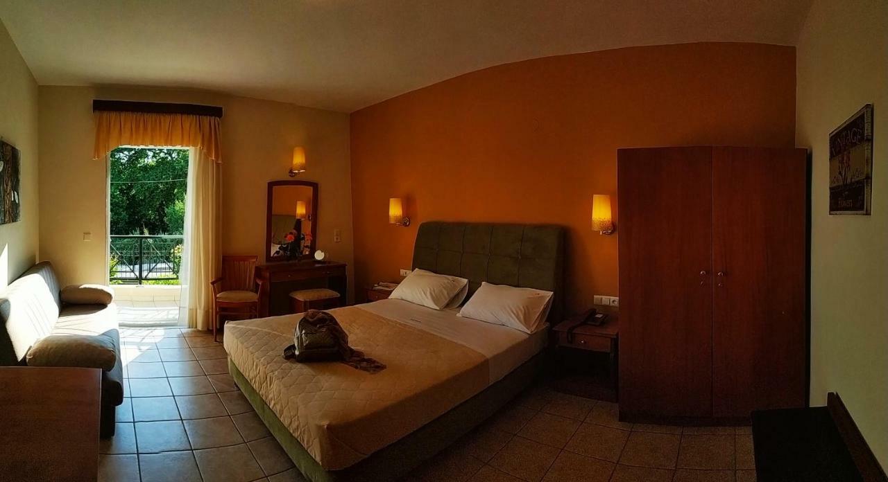 Aparthotel Amalia PalaiónTsiflíkion Exterior foto